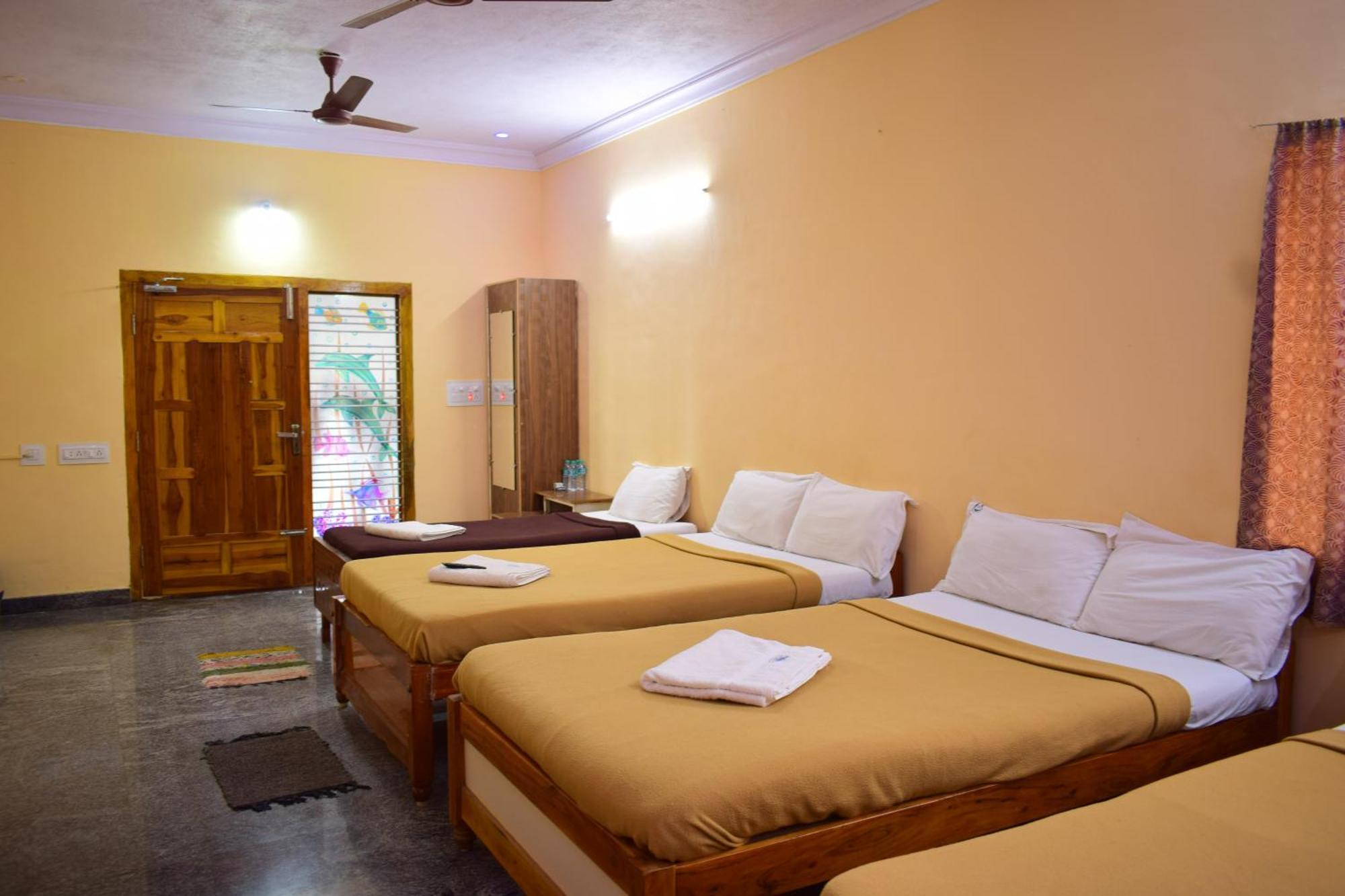 Dolphin Resort Yelagiri Exterior photo