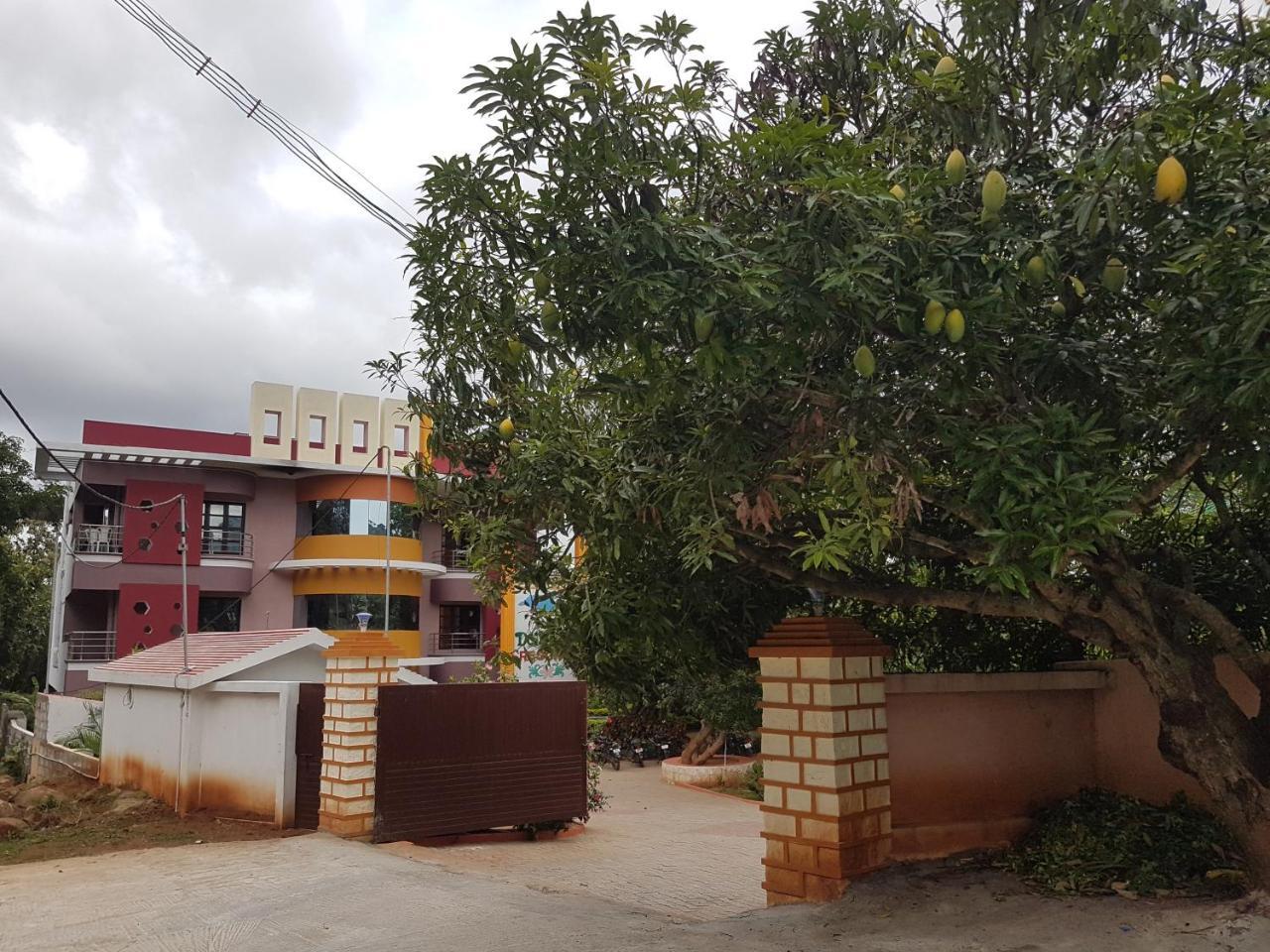 Dolphin Resort Yelagiri Exterior photo